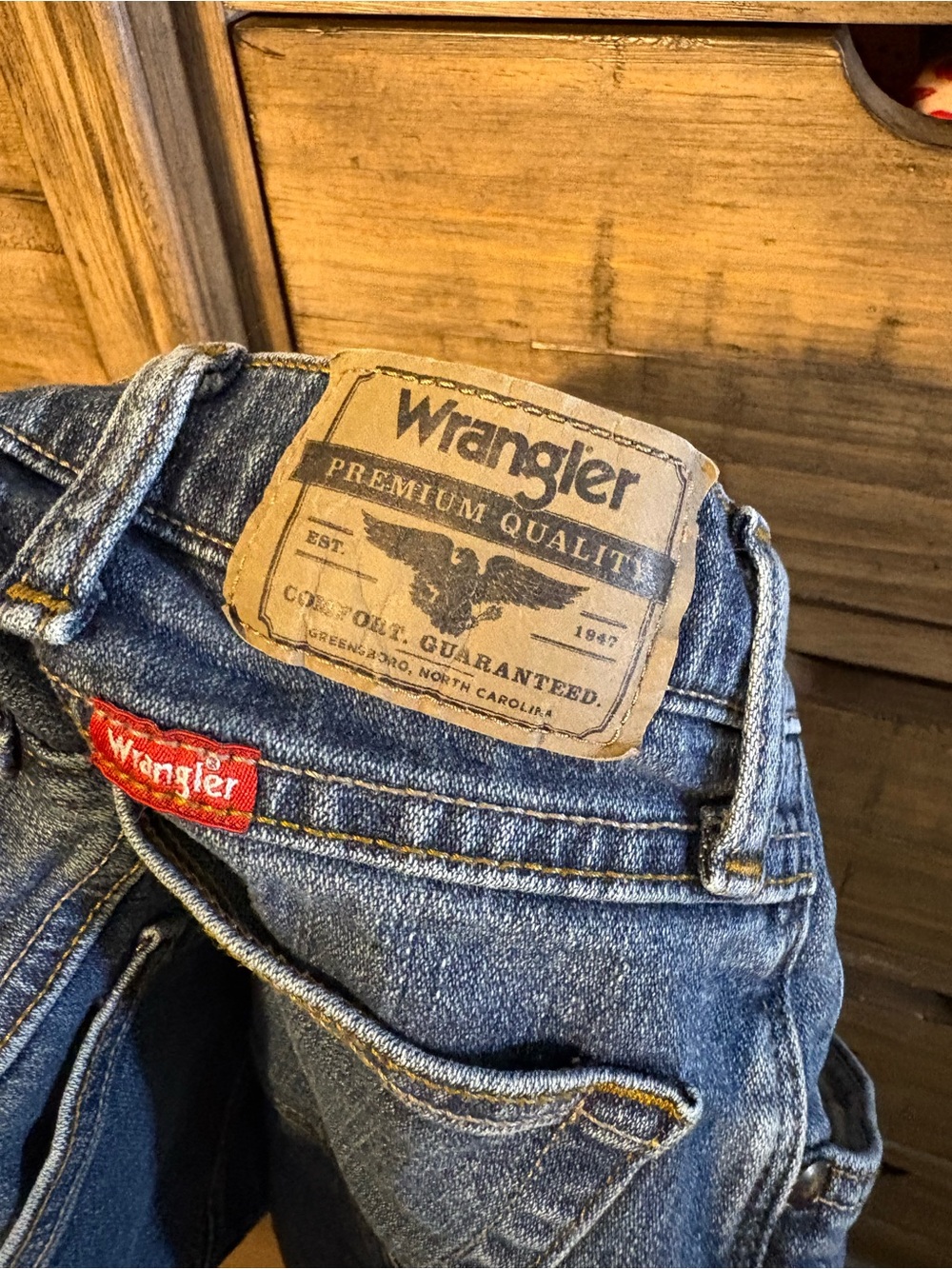 Wrangler Rugged Wear Slim Straight Jeans Men’s 34x32 Blue Denim Classic Workwear - Picture 3 of 6